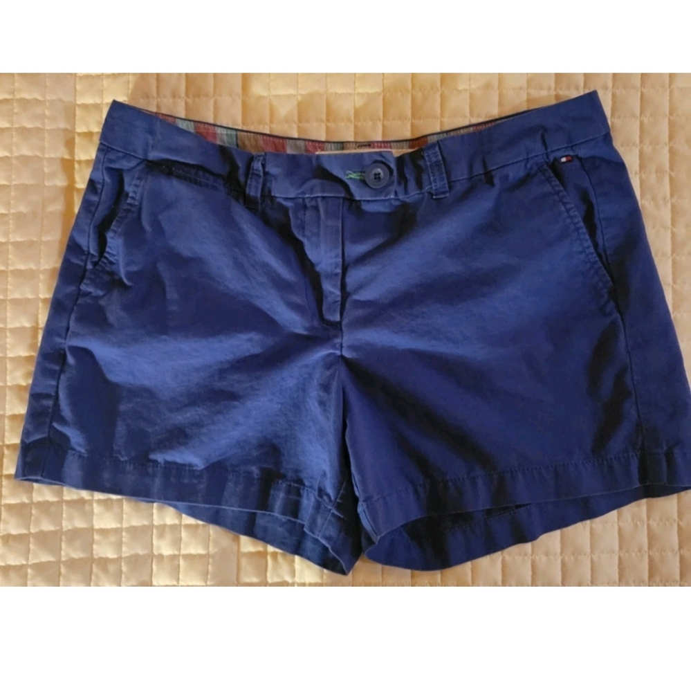 Women's Tommy Hilfiger Chino Short. Size 12